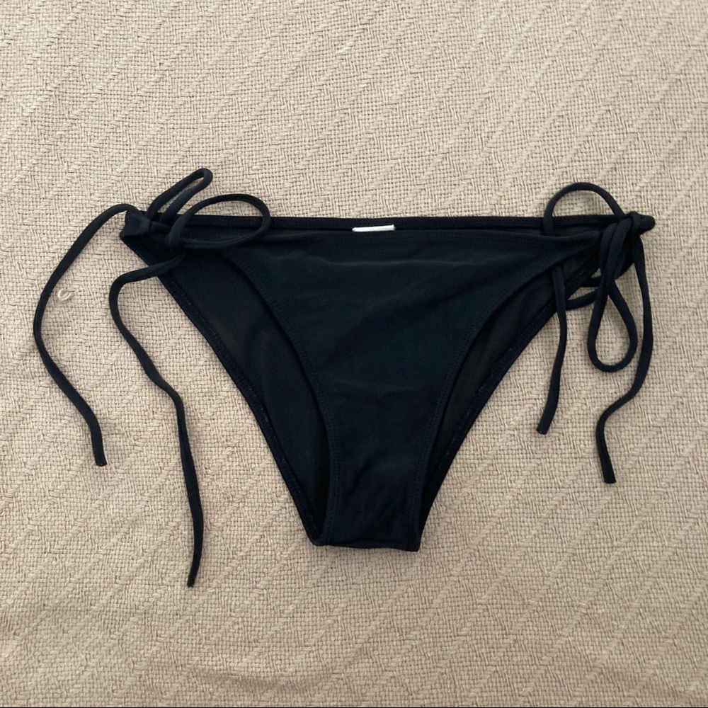 Black Tie String Bottom